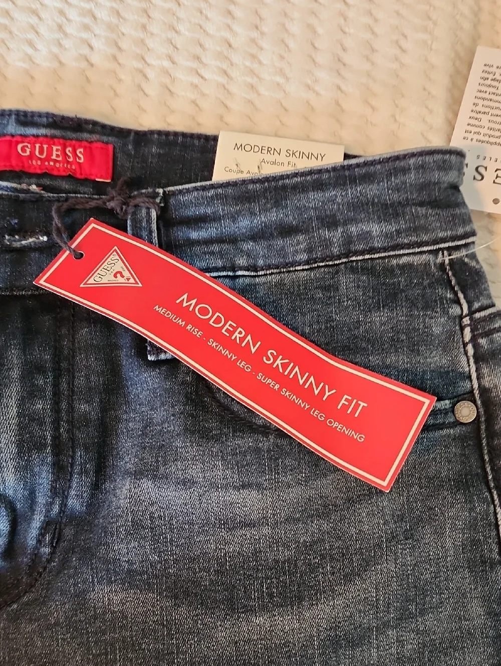 Guess Modern Skinny Avalon Fit  Dark Wash Brand New